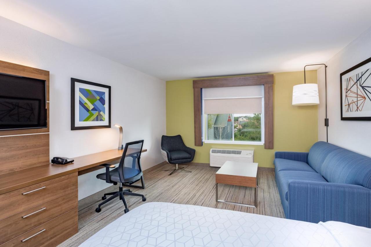 Holiday Inn Express & Suites - Elkhart North By Ihg Exterior photo