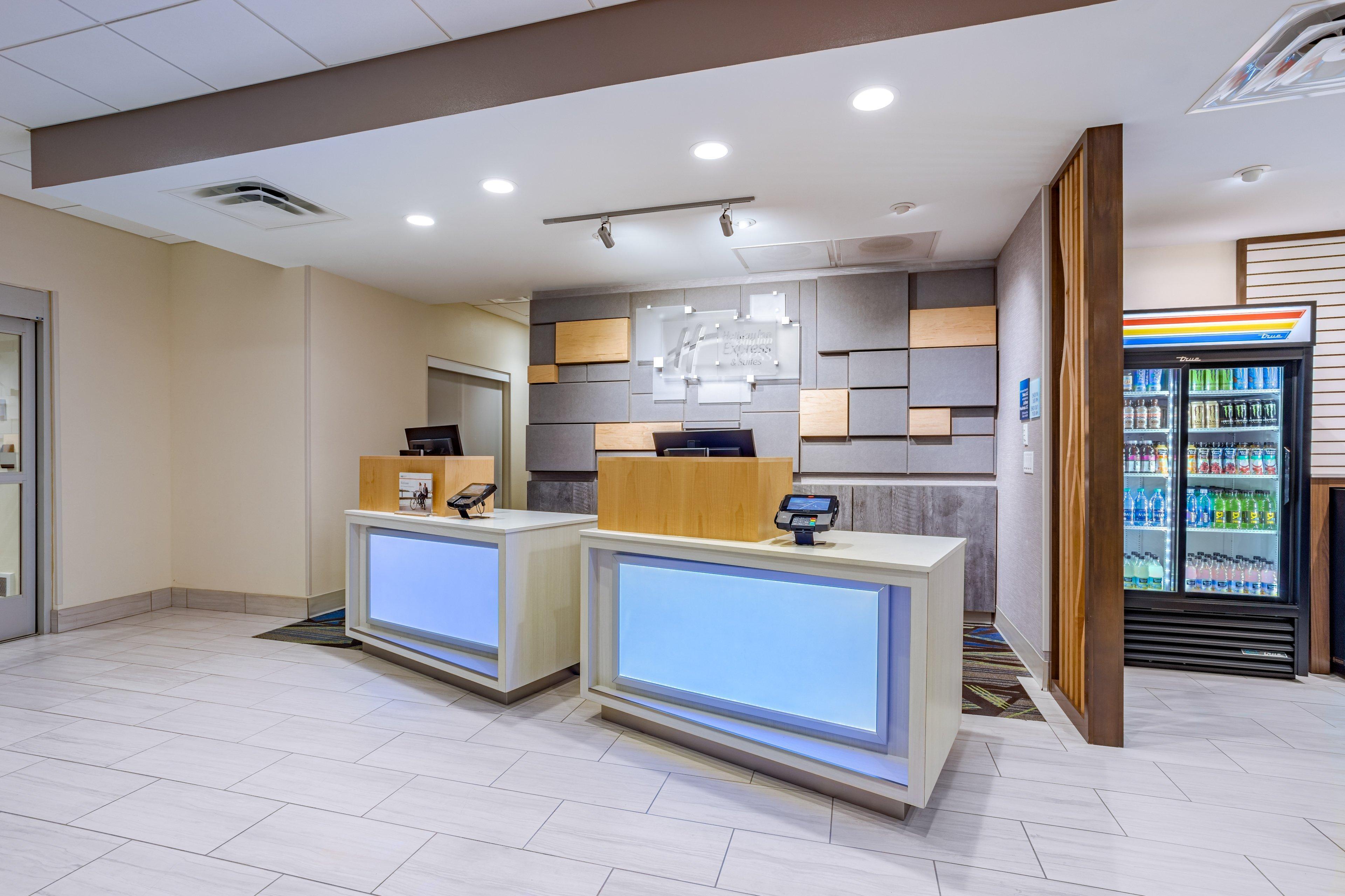 Holiday Inn Express & Suites - Elkhart North By Ihg Exterior photo