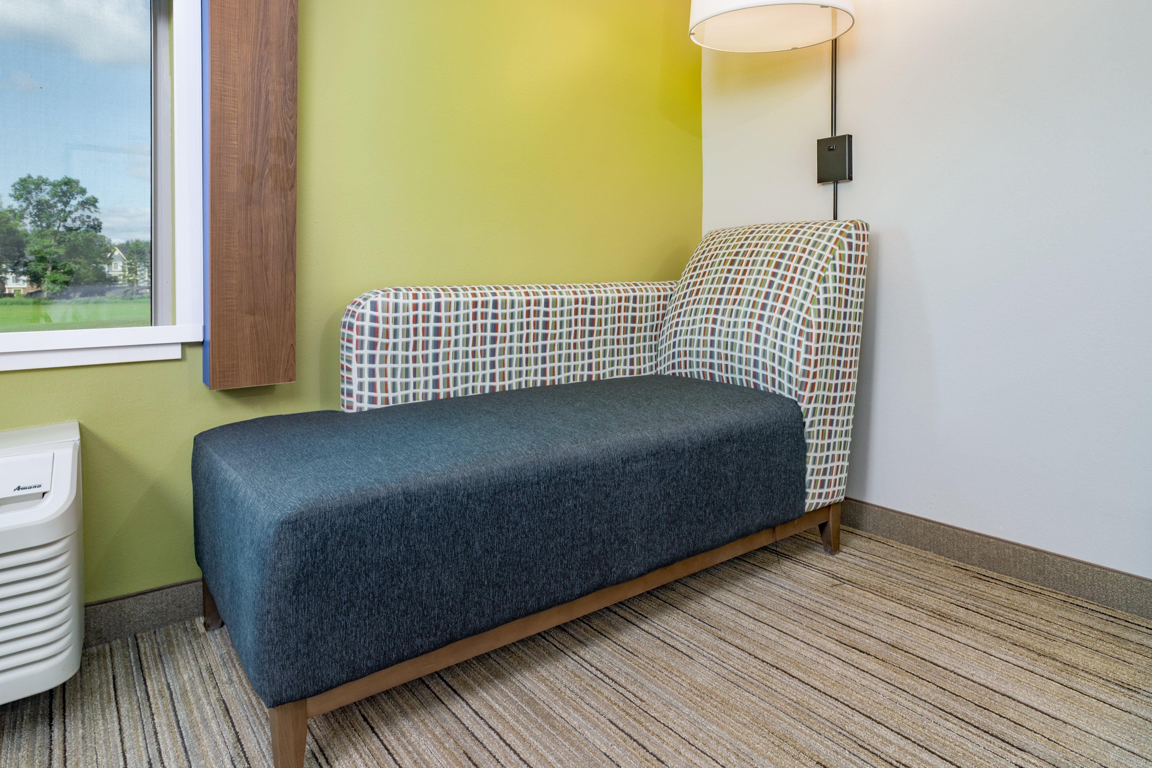 Holiday Inn Express & Suites - Elkhart North By Ihg Exterior photo