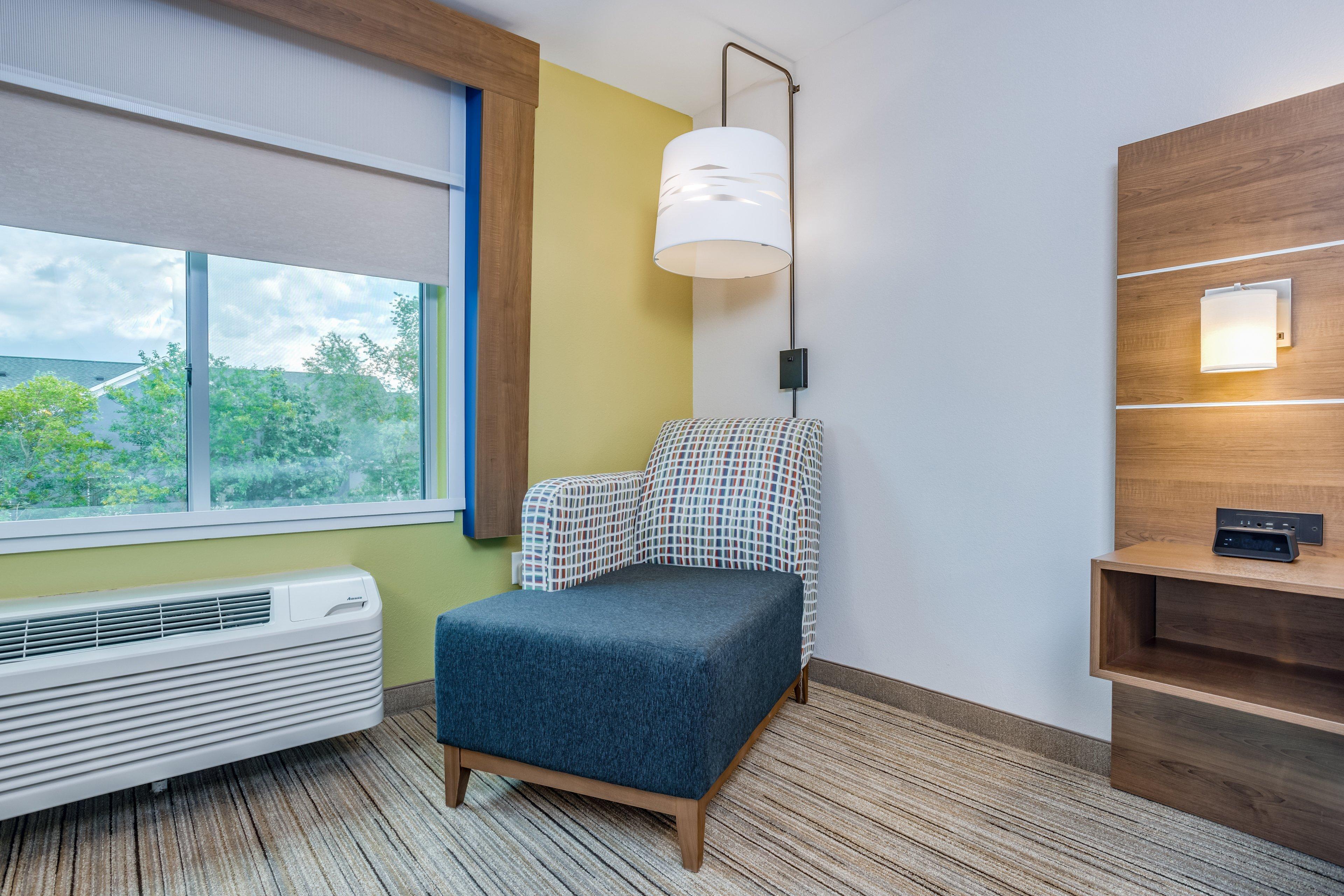 Holiday Inn Express & Suites - Elkhart North By Ihg Exterior photo