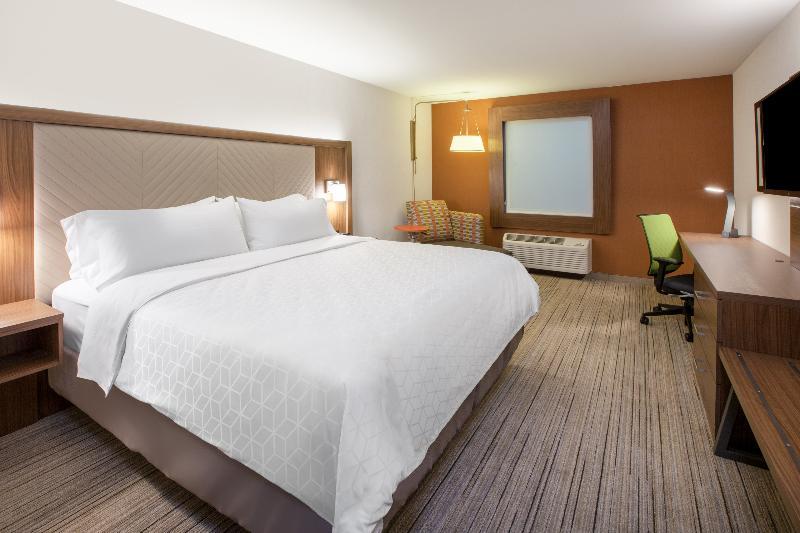 Holiday Inn Express & Suites - Elkhart North By Ihg Exterior photo